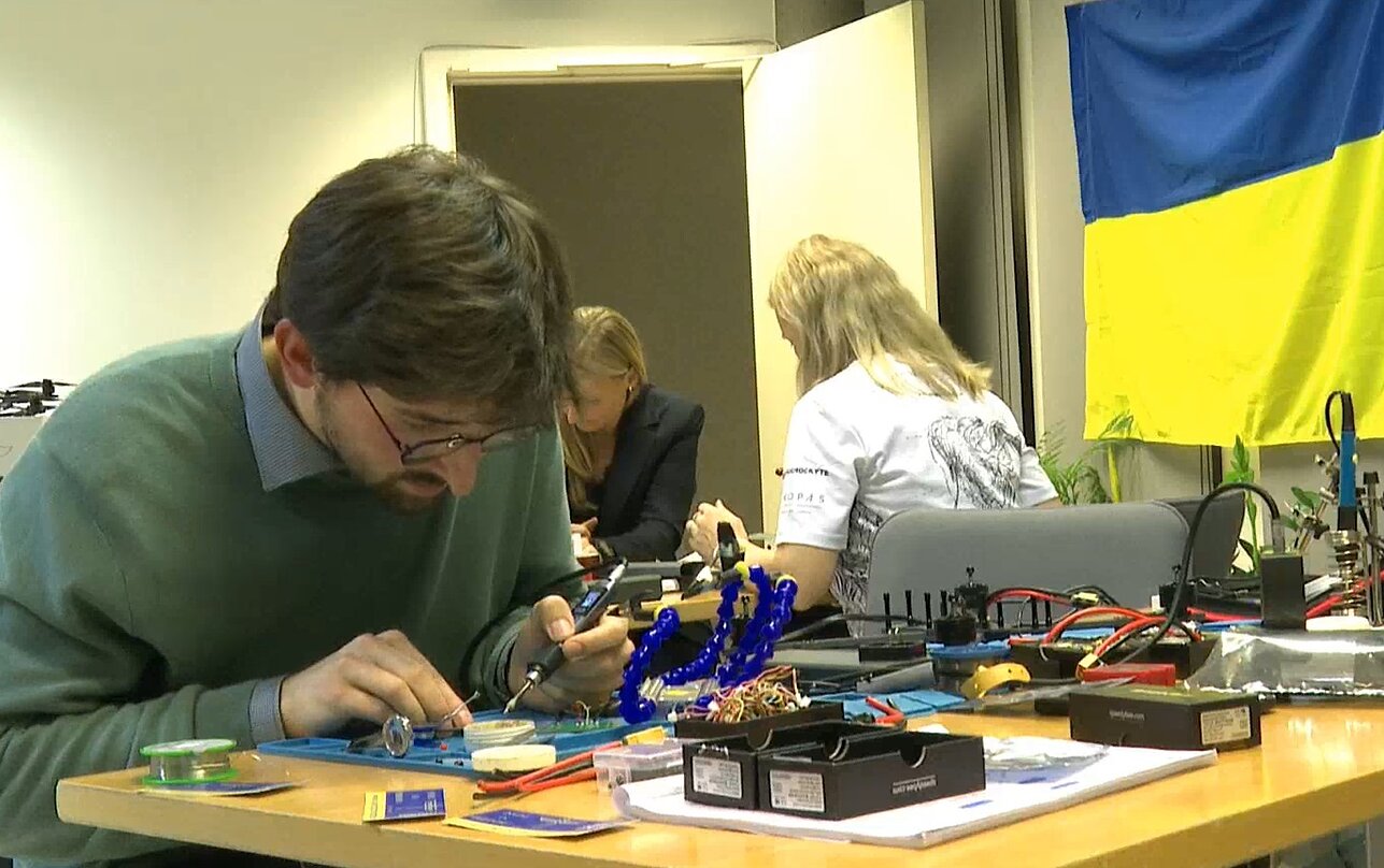 An early HoneyComb drone build